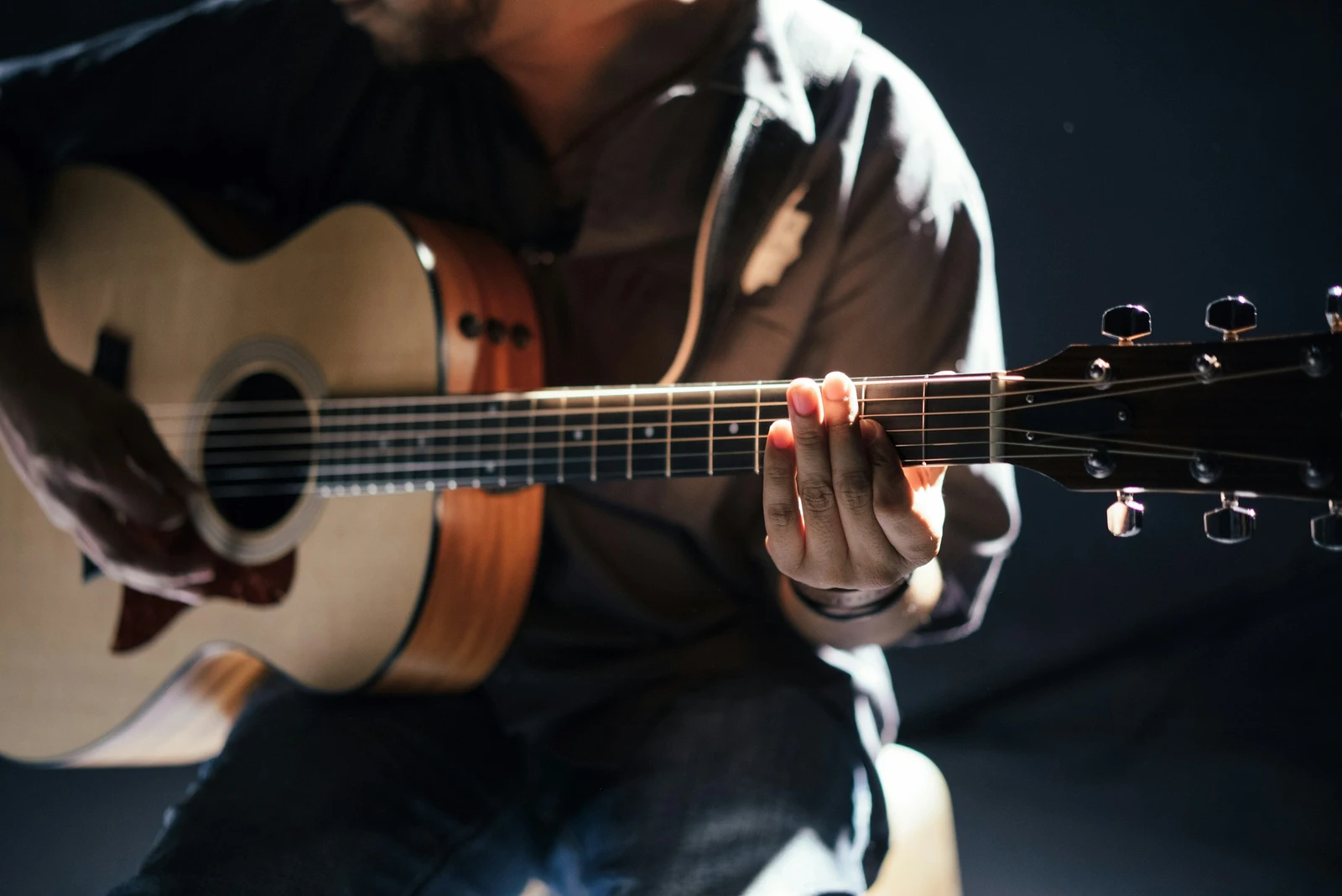 Aula de violão na Escola de Música Groove em Pato Branco